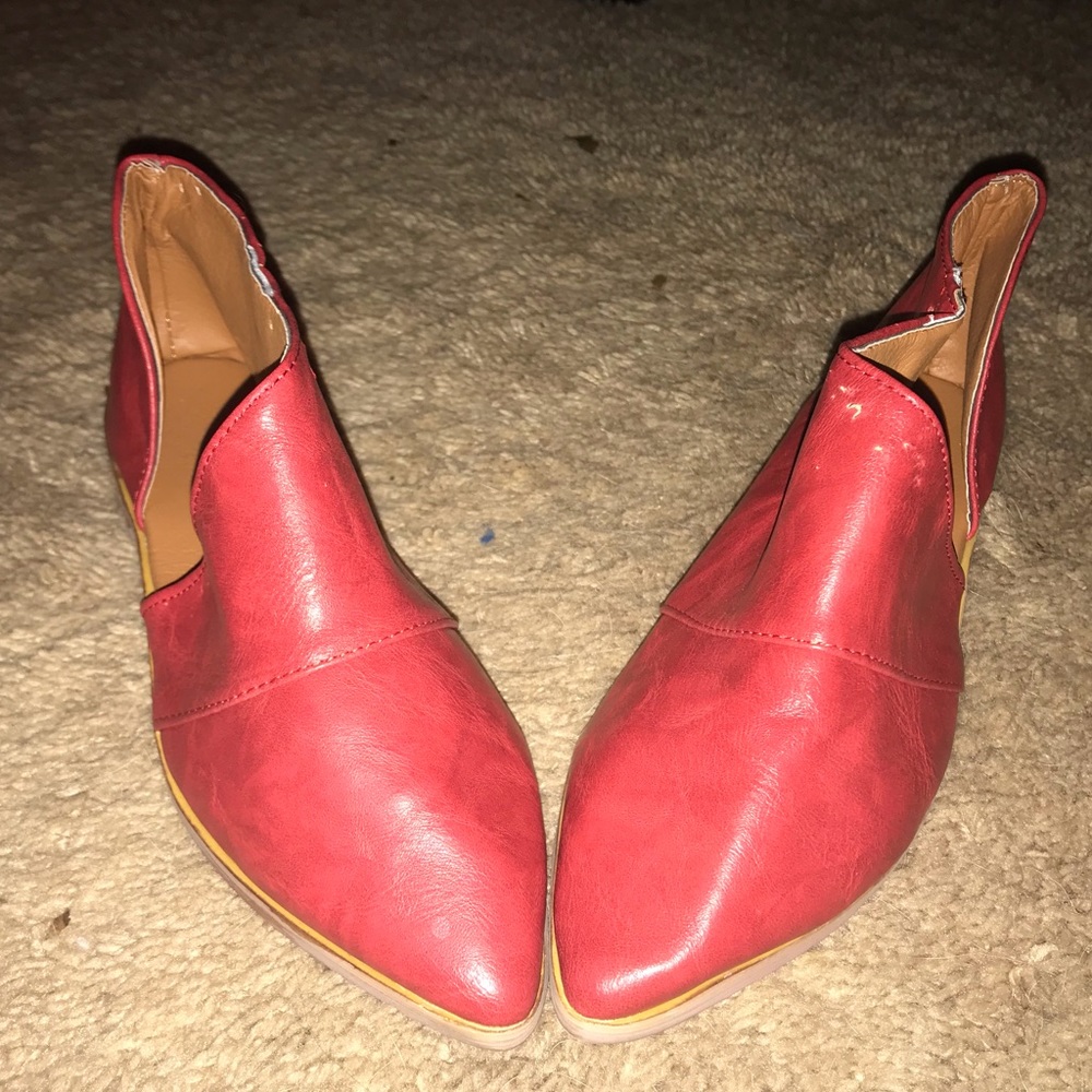 Pointed Toe Ankle Boot